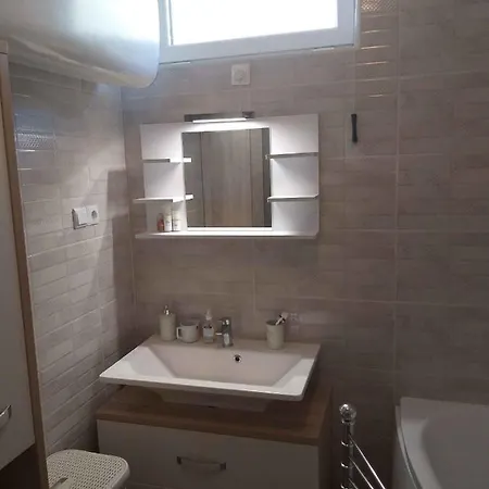 In 34886 * Balatonlelle